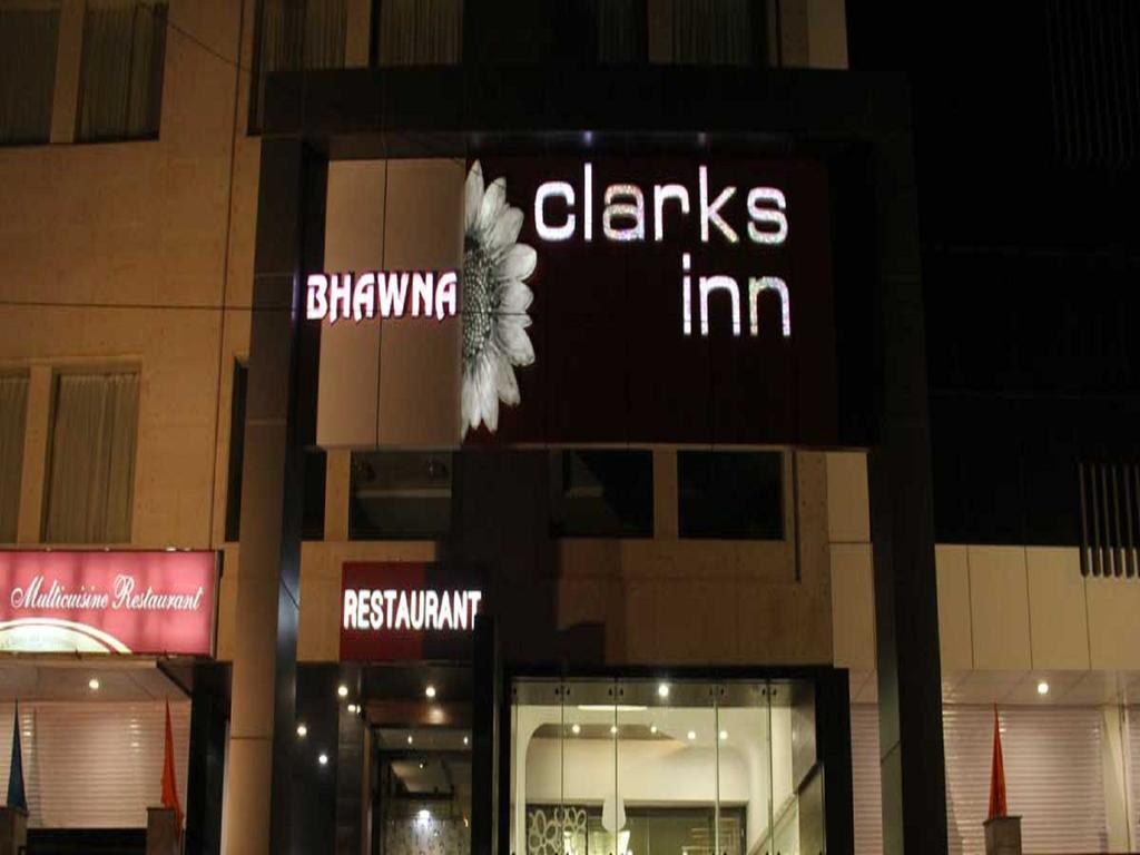 Bhawna Clarks Inn Agra Exterior photo